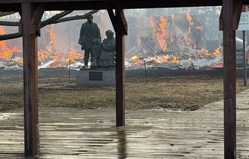 У Канаді горить унікальний музей української культури: фото У Канаді горить унікальний музей української культури: фото
