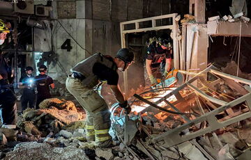 В Кривом Роге, где растет число жертв обстрела 26 августа, прогремел новый взрыв В Кривом Роге, где растет число жертв обстрела 26 августа, прогремел новый взрыв