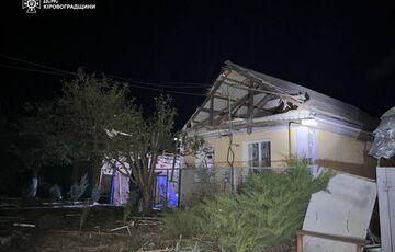 В Кировоградской области из-за обстрела повреждены жилые дома и железная дорога: фото В Кировоградской области из-за обстрела повреждены жилые дома и железная дорога: фото