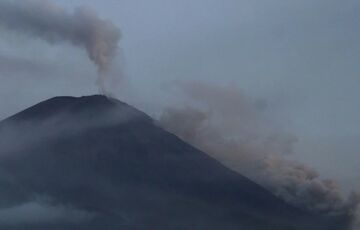 13 людей стали жертвами виверження вулкану в Індонезії