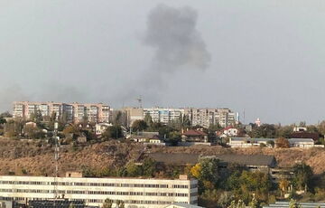 У Херсоні, Донецьку та Бердянську пролунали потужні вибухи: перші деталі