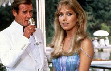 У США померла ”дівчина Бонда”