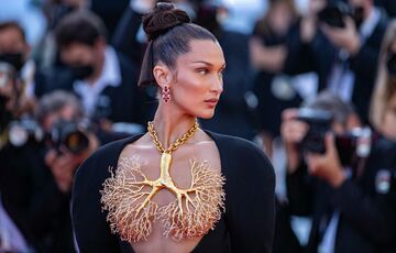 Белла Хадид больше не амбассадор Dior - Модный дом заменил ее израильской моделью