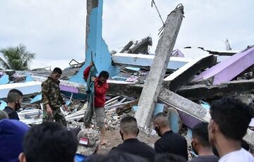 Землетрясение в Индонезии: число жертв стремительно растет