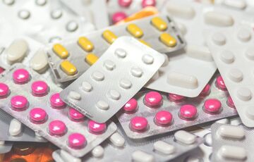 Стало известно, когда украинцы смогут купить лекарства за ковидную тысячу Стало известно, когда украинцы смогут купить лекарства за ковидную тысячу