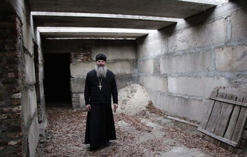 Под Днепром пьяный священник Московского патриархата устроил потасовку из-за пива