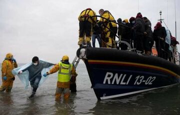  В Ла-Манше при попытке попасть в Великобританию утонули 27 мигрантов 