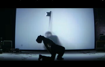 Фронтмен Måneskin выпустил дебютный сольный трек: видео