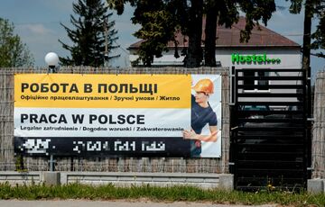У Польщі працевлаштувалися вже майже 80 тисяч українських біженців