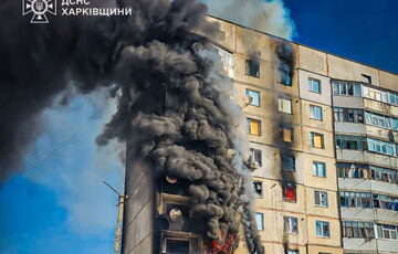 В Ковшаровке после российского обстрела горела 9-этажка: фото