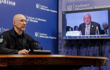 Украина получила 1 млрд евро от ЕС за счет прибыли от замороженных российских активов Украина получила 1 млрд евро от ЕС за счет прибыли от замороженных российских активов