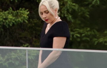 Леди Гага спровоцировала слухи о беременности: фото