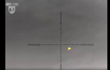 Повітряні сили показали кадри нічної роботи по російських дронах, які летіли на Одесу Повітряні сили показали кадри нічної роботи по російських дронах, які летіли на Одесу