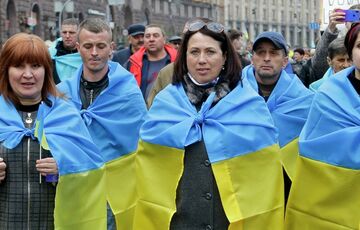 Соціологи з'ясували, скільки українців виступають за членство країни у ЄС та НАТО