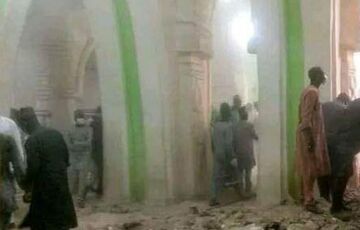 В Нигерии обрушилась мечеть: погибли верующие