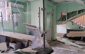 При обстреле Кривого Рога разрушен сервисный центр Пенсионного фонда: ранены 4 человека При обстреле Кривого Рога разрушен сервисный центр Пенсионного фонда: ранены 4 человека