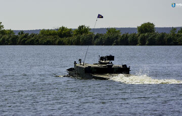 У Харкові навчили БТР ”плавати”, - ВІДЕО
