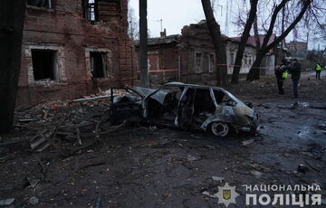 Россия ударила по Сумам ”шахедами” со шрапнелью, двое погибших: фото последствий Россия ударила по Сумам ”шахедами” со шрапнелью, двое погибших: фото последствий