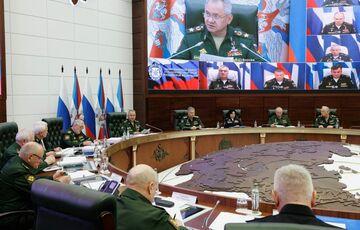 Минобороны РФ показало фото с командующим ЧФ, о гибели которого ранее сообщили в Украине