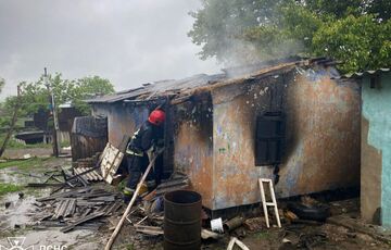 Під Одесою під час пожежі загинули двоє маленьких дітей Під Одесою під час пожежі загинули двоє маленьких дітей
