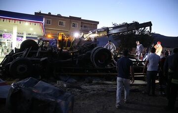 В Турции грузовик врезался в толпу