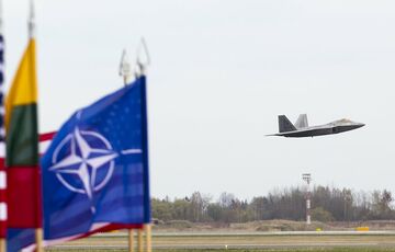 В Литве строят сразу три новых военных базы