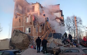 В России из-за взрыва обрушился подъезд жилого дома