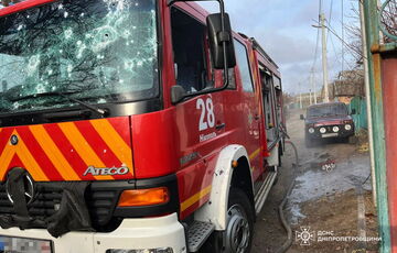 В Никополе спасатели попали под повторный российский обстрел: фото