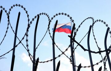 Зеленский ввел санкции против российских артистов и спортсменов Зеленский ввел санкции против российских артистов и спортсменов