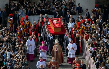 Все сталося швидко, він не страждав: у Ватикані повідомили, як Папа провів останні години свого життя