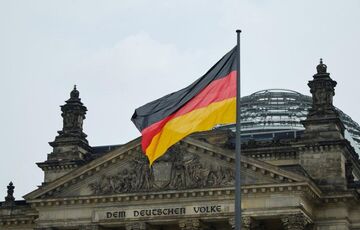 У Бундестазі розкритикували Шольца за недостатню допомогу Україні 