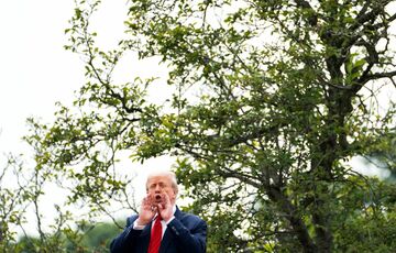 Демократы заявили, что Трамп потерял важные рычаги влияния на Путина, остановив санкции