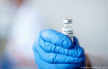 Производитель вакцин AstraZeneca отменила экстренную встречу с Еврокомиссией