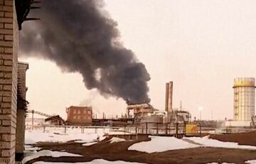 Атаки украинских дронов на НПЗ затронули 12% мощностей России, - Bloomberg