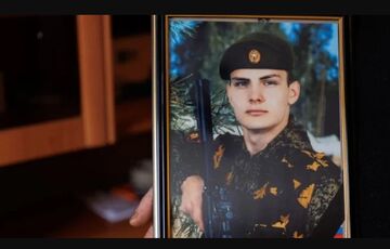 На матір російського загиблого строковика склали протокол за ”дискредитацію” армії На матір російського загиблого строковика склали протокол за ”дискредитацію” армії