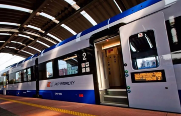 Українці більше не можуть безкоштовно користуватися польською залізницею