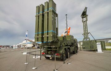 У Німеччині повідомили, коли Україна отримає систему ППО ”IRIS-T” У Німеччині повідомили, коли Україна отримає систему ППО ”IRIS-T”
