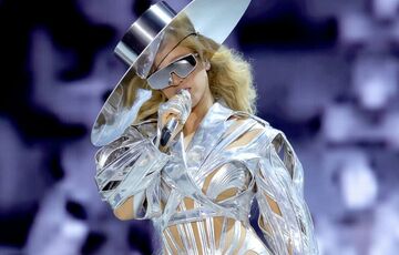 Бейонсе обвинили в краже дизайна костюмов для Renaissance Tour