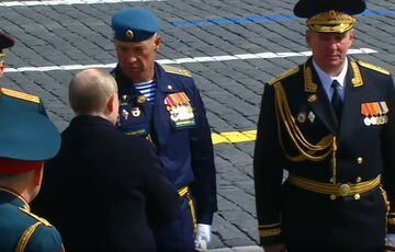 Два офіцери не стали віддавати честь російському диктатору Путіну під час зустрічі на параді