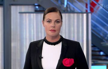 Улюблена ведуча Путіна спокійно подорожує Європою завдяки потрійному громадянству Улюблена ведуча Путіна спокійно подорожує Європою завдяки потрійному громадянству
