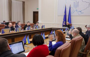 Шмыгаль заявил, что Украина не рассматривает сделку по недрам без привязки к гарантиям безопасности  Шмыгаль заявил, что Украина не рассматривает сделку по недрам без привязки к гарантиям безопасности