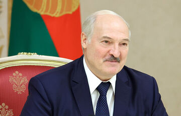 Лукашенко посетовал, что Путин не пригласил его в Крым 