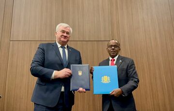 Украина установила дипломатические отношения с Сомали