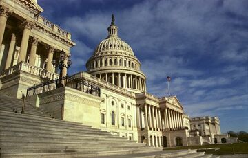 Комитет разведки США после секретного совещания призвал немедленно предоставить помощь Украине