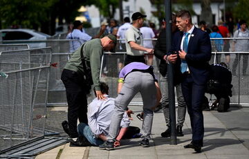 ”Ближайшие несколько часов все решат”: у Фицо прокомментировали покушение ”Ближайшие несколько часов все решат”: у Фицо прокомментировали покушение