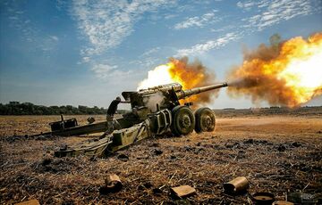 Российские захватчики из артиллерии атаковали поселок в Херсонской области