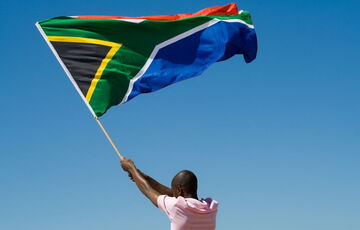 Президент ЮАР хочет ознакомить Зеленского со своим ”мирным планом” Президент ЮАР хочет ознакомить Зеленского со своим ”мирным планом”