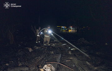 У Сумах після російського обстрілу горять дві великі електричні підстанції