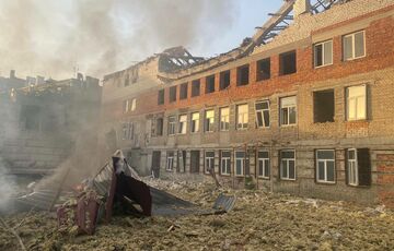 У Харкові після ранкової атаки 9 постраждалих: сильно пошкоджено пологовий будинок