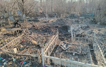 Десятки могил уничтожены на Таировском кладбище в Одессе из-за российского обстрела Десятки могил уничтожены на Таировском кладбище в Одессе из-за российского обстрела